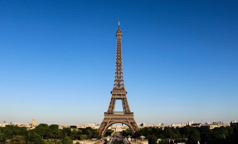 Paris, France – Eiffel Tower and Romantic Vibes.
